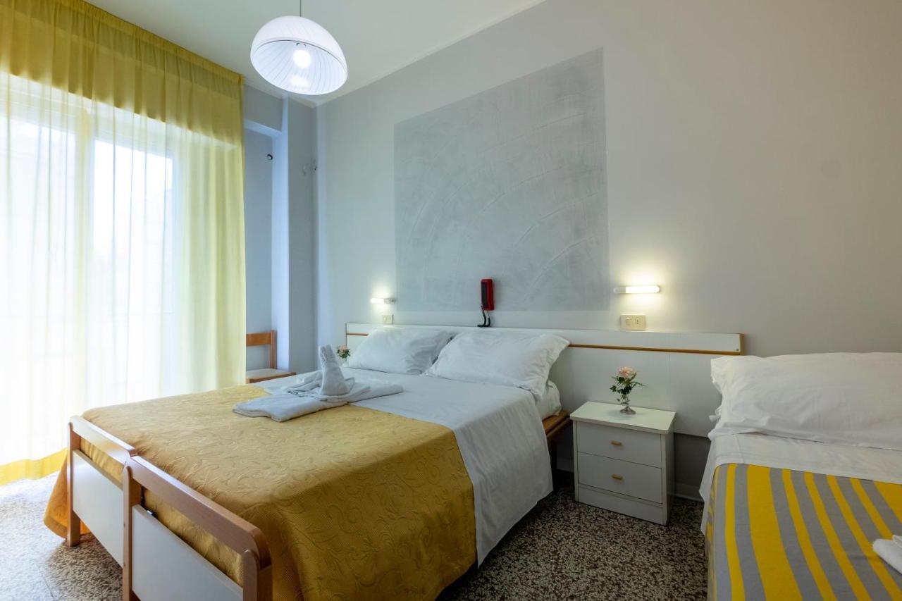 Hotel Giumer ريميني المظهر الخارجي الصورة