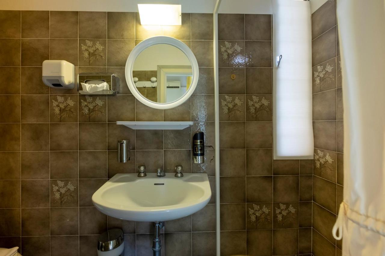 Hotel Giumer ريميني المظهر الخارجي الصورة