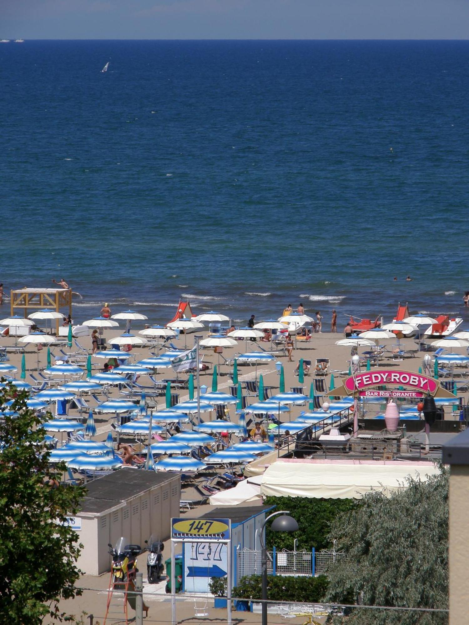 Hotel Giumer ريميني المظهر الخارجي الصورة